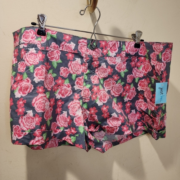 JUST BE... Women's Floral Plus Size Shorts Size XL NWT - Picture 1 of 8